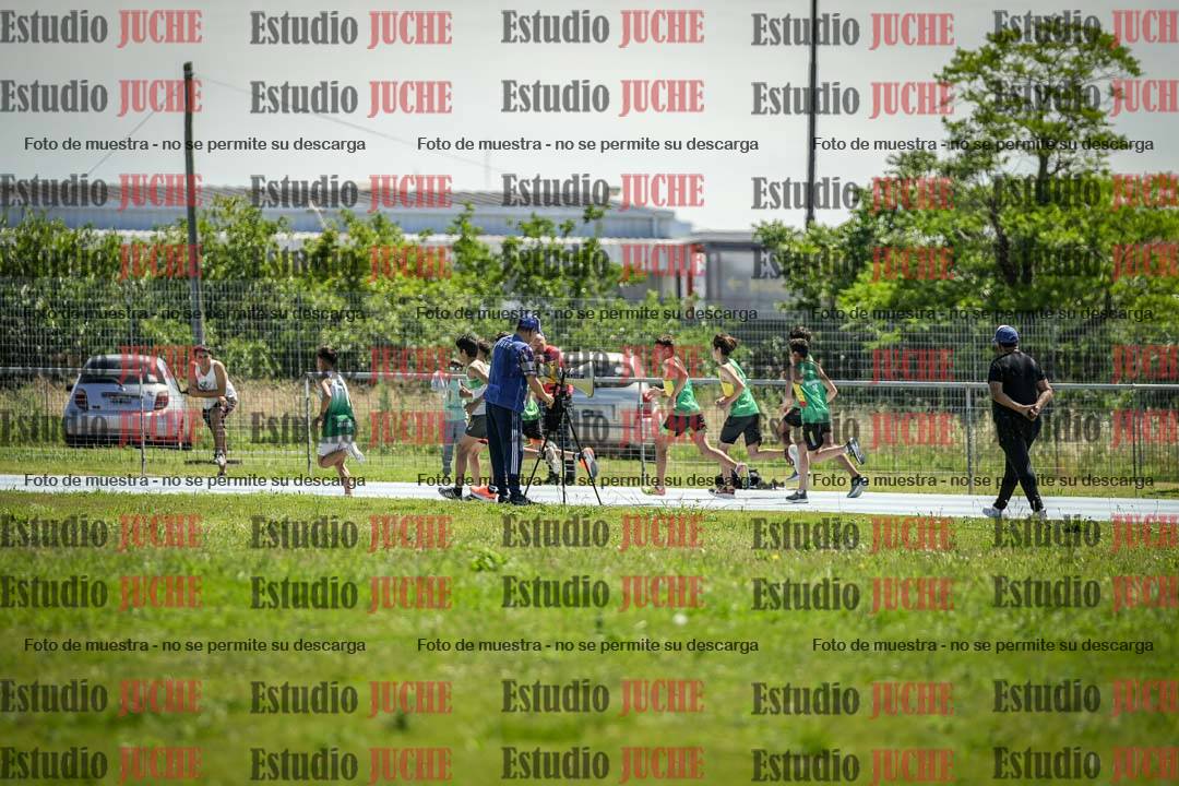Fotos de los 600 m llanos de varones
