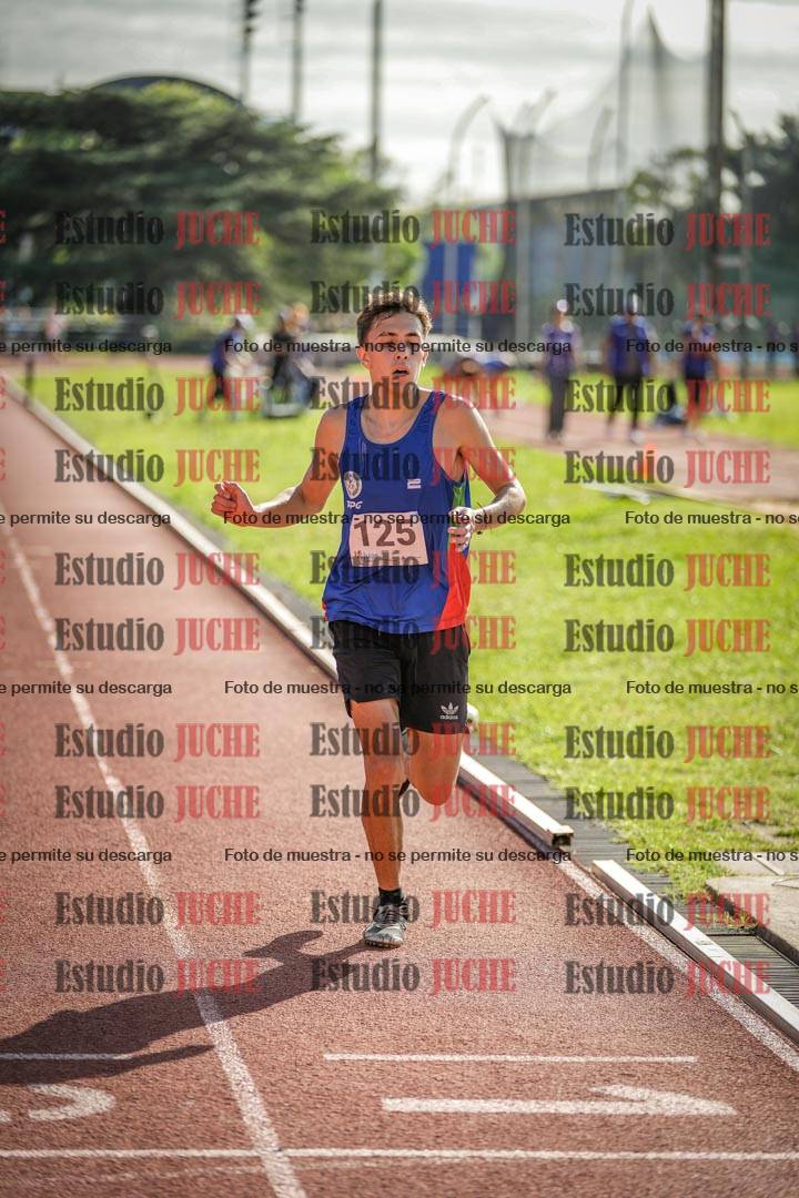 Fotos de los 3000 m con obstáculos de varones