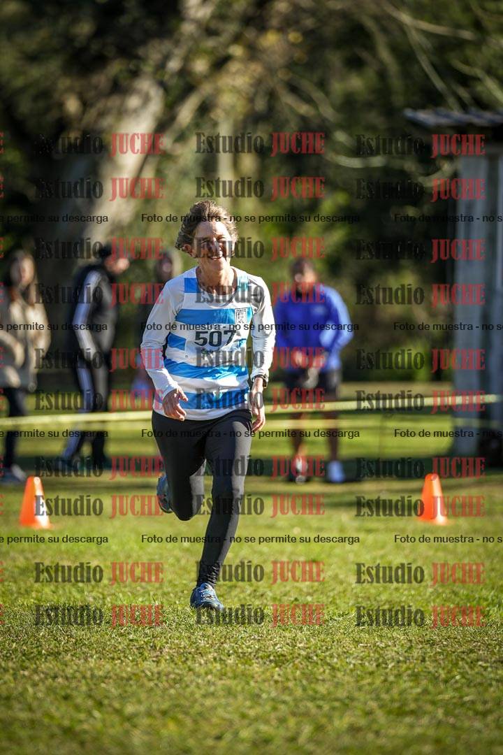 Fotos de la llegada del cross de 4000 m - mujeres
