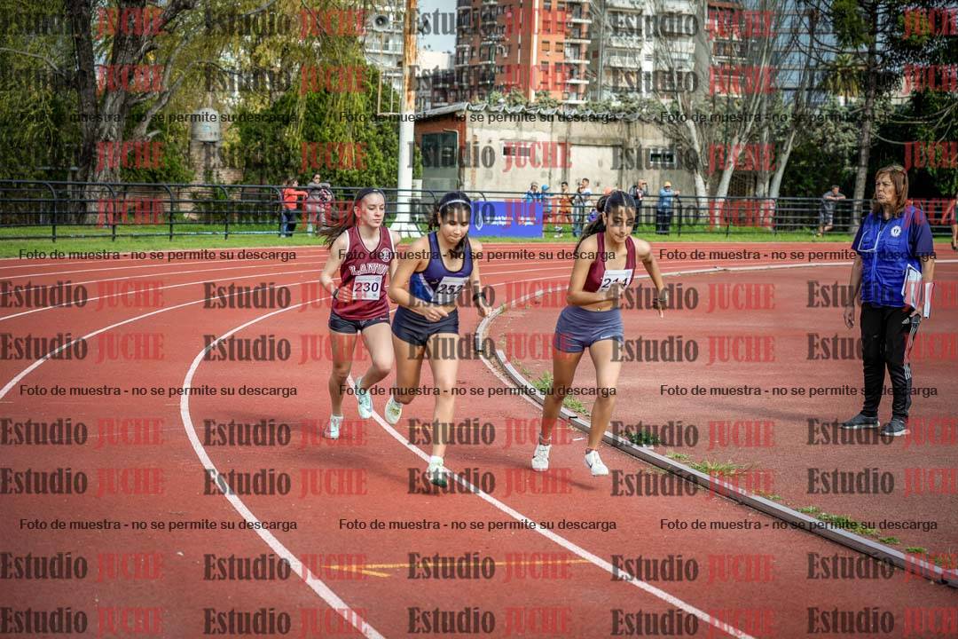 Fotos de los 1500 m con obstáculos de mujeres