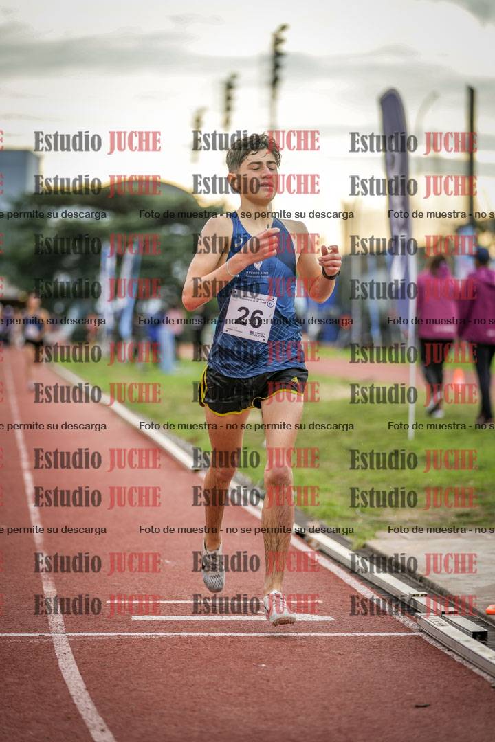 Fotos de los 2000 m con obstáculos de varones