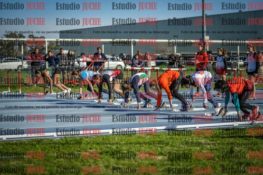 Fotos de los 80 m llanos de mujeres - U14