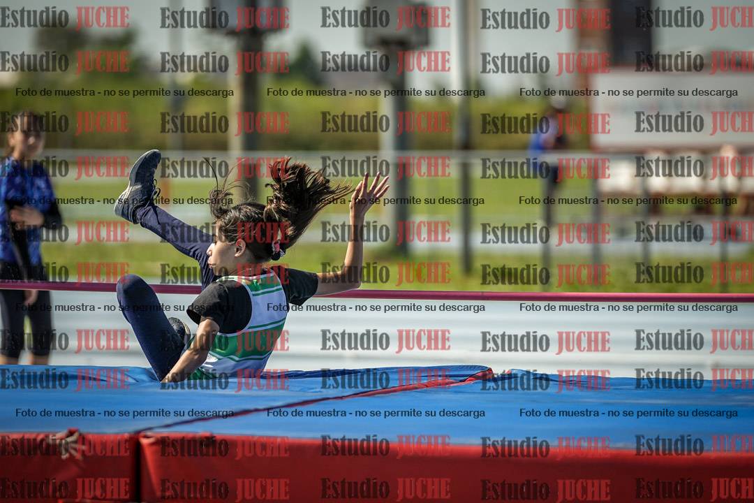 Fotos del salto en alto de mujeres - U12