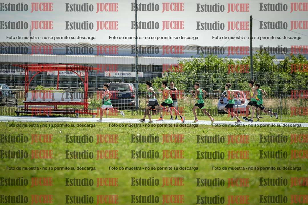 Fotos de los 600 m llanos de varones