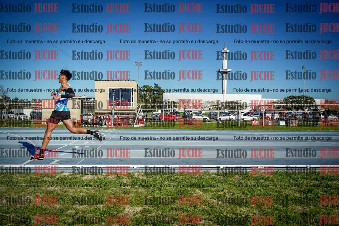 Fotos de los 3000 m con obstáculos de varones