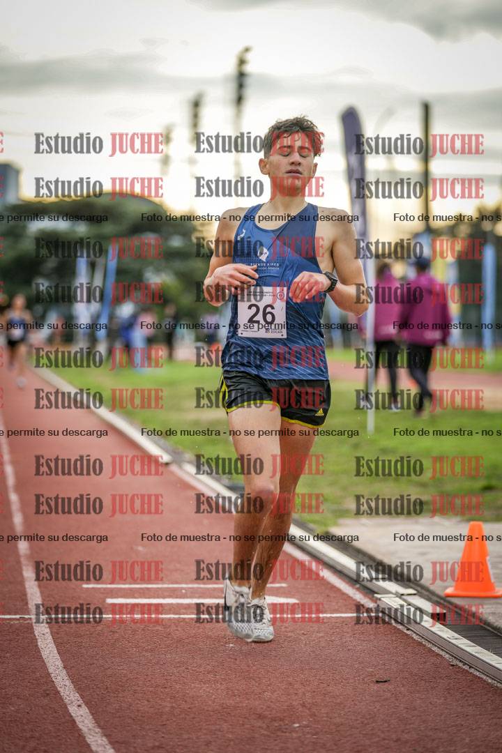 Fotos de los 2000 m con obstáculos de varones