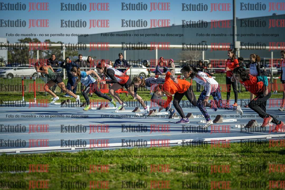 Fotos de los 80 m llanos de mujeres - U14