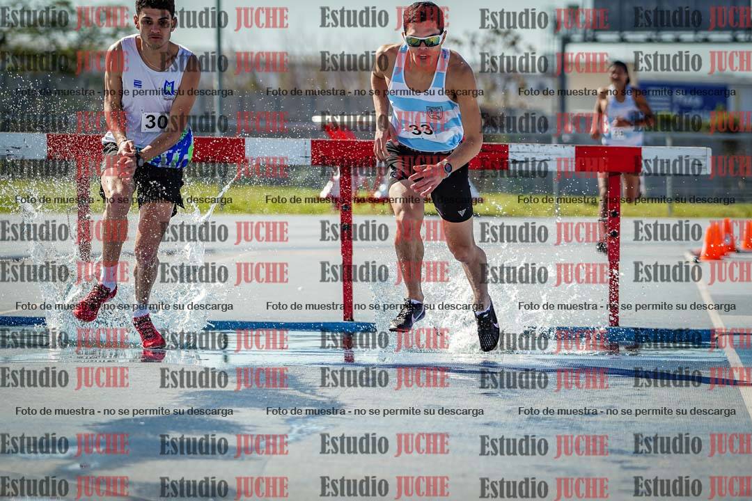 Fotos de los 3000 m con obstáculos de varones