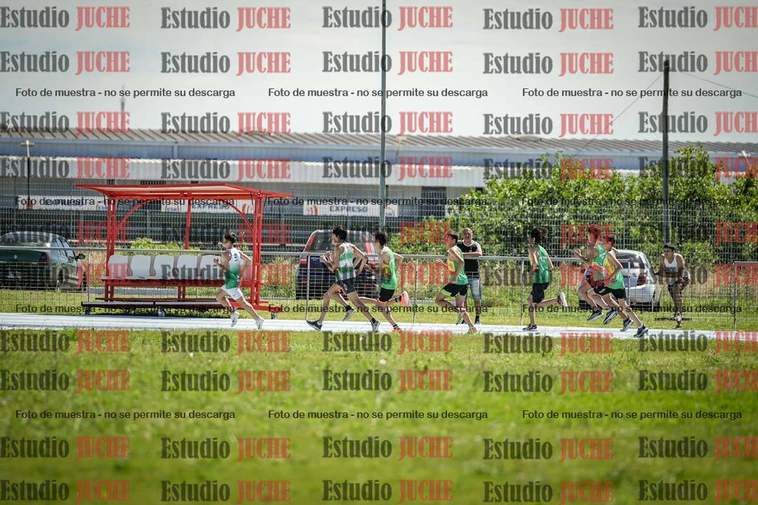 Fotos de los 600 m llanos de varones
