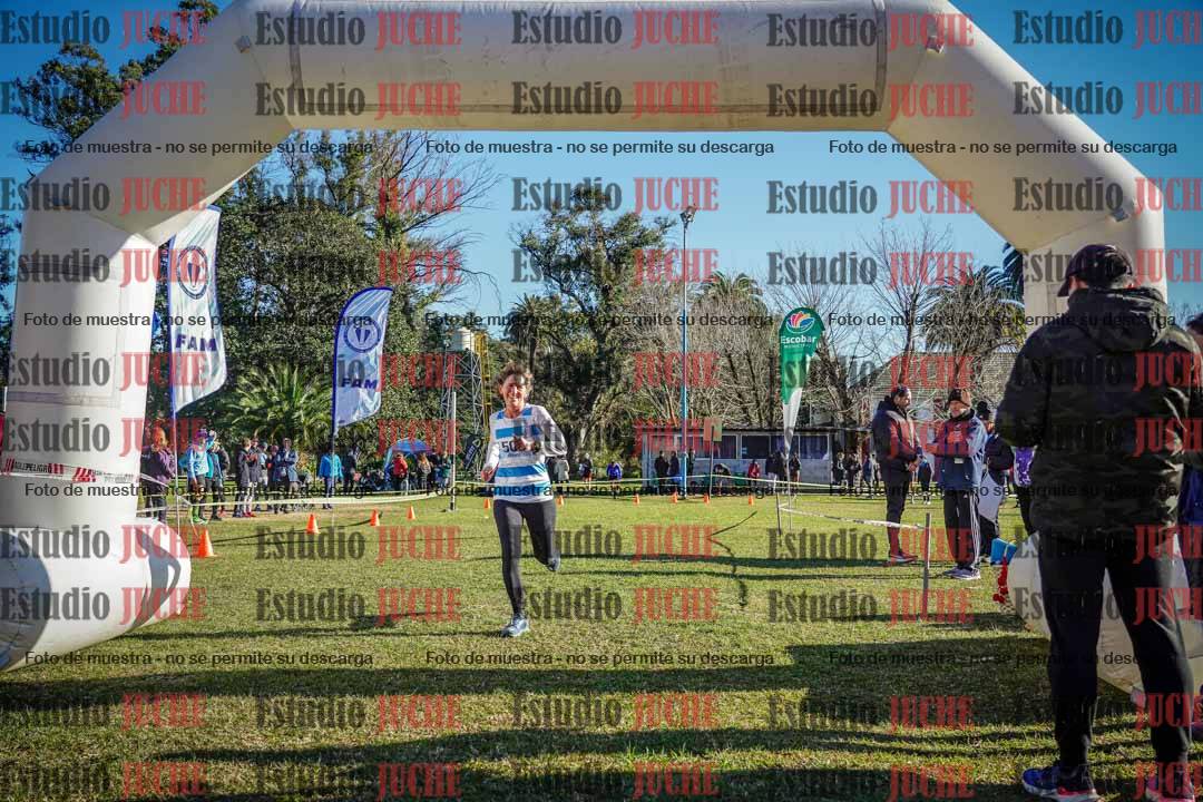 Fotos de la llegada del cross de 4000 m - mujeres
