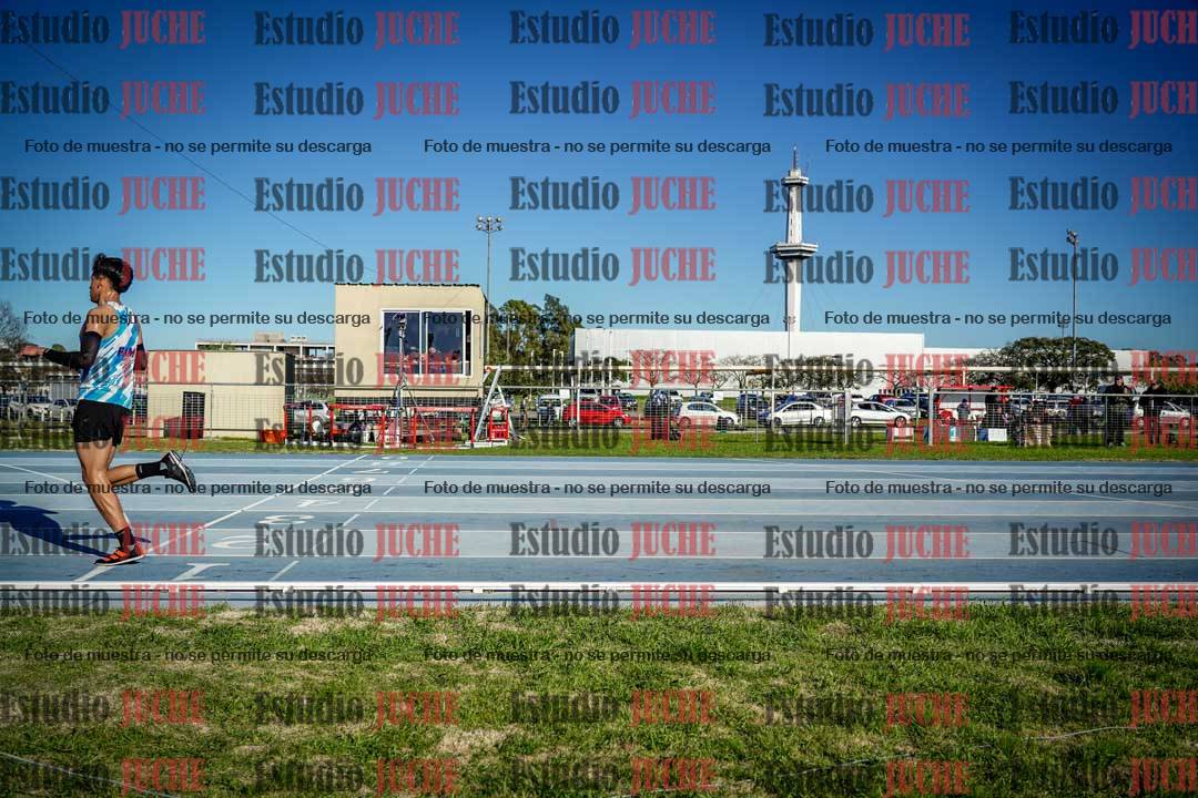 Fotos de los 3000 m con obstáculos de varones