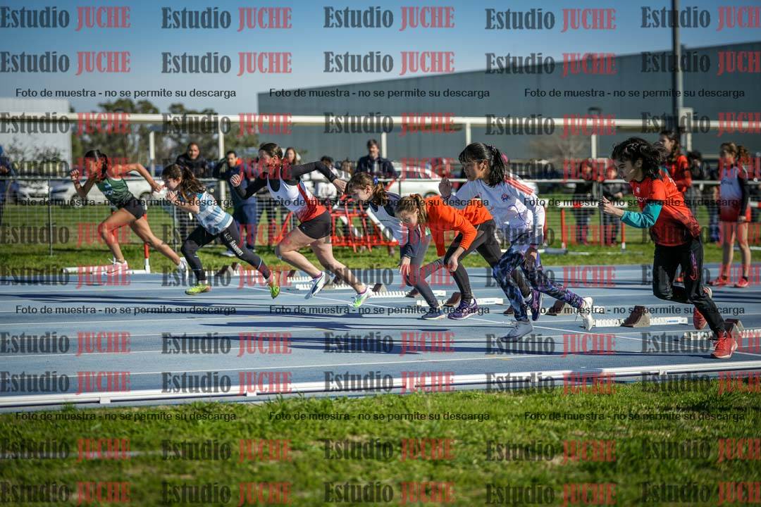 Fotos de los 80 m llanos de mujeres - U14
