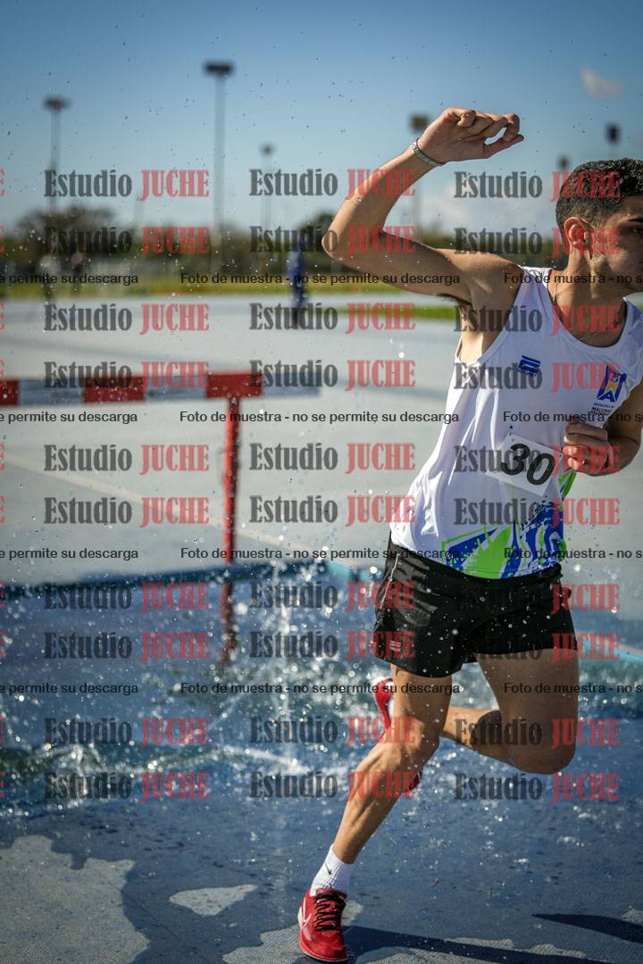 Fotos de los 3000 m con obstáculos de varones