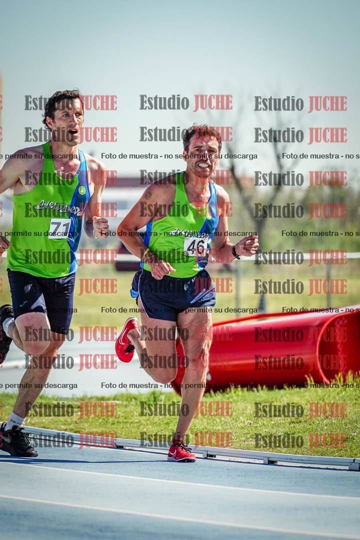Fotos de los 5000 m de mujeres y varones - serie 1