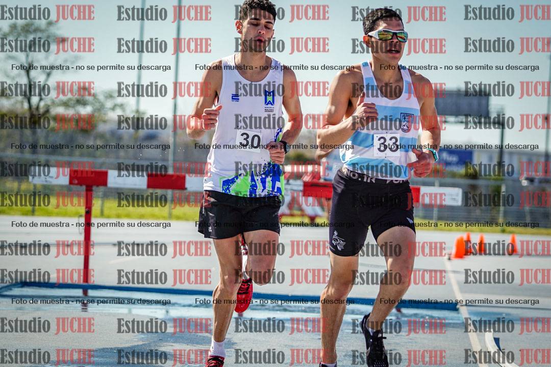 Fotos de los 3000 m con obstáculos de varones