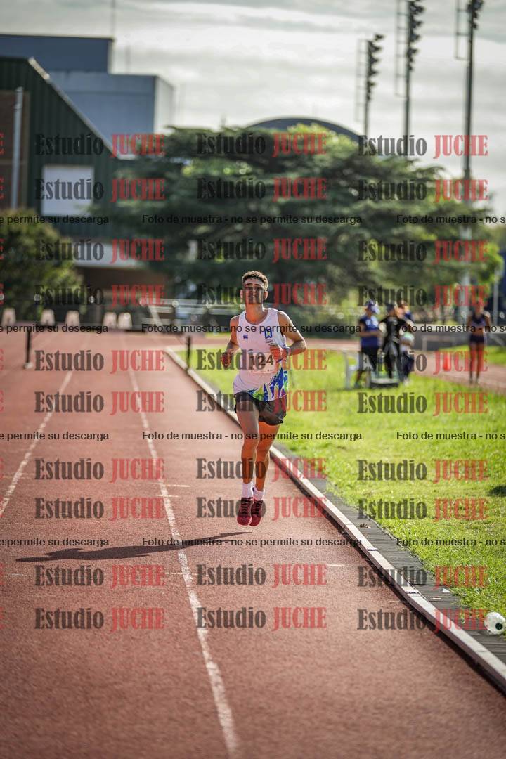 Fotos de los 3000 m con obstáculos de varones