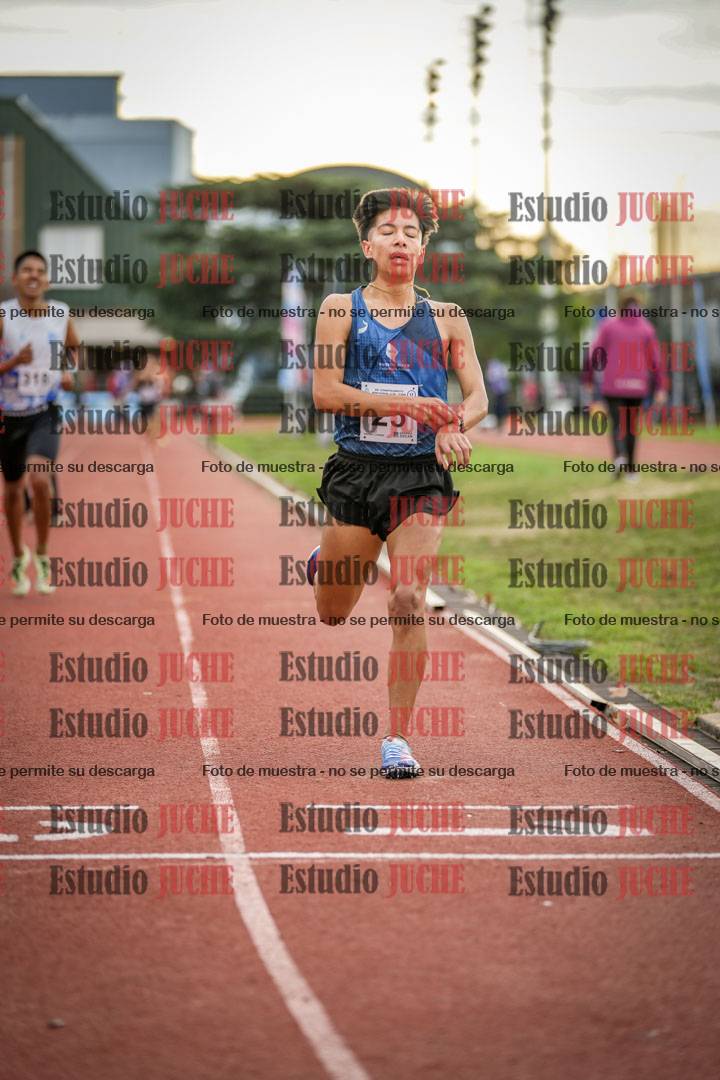 Fotos de los 2000 m con obstáculos de varones