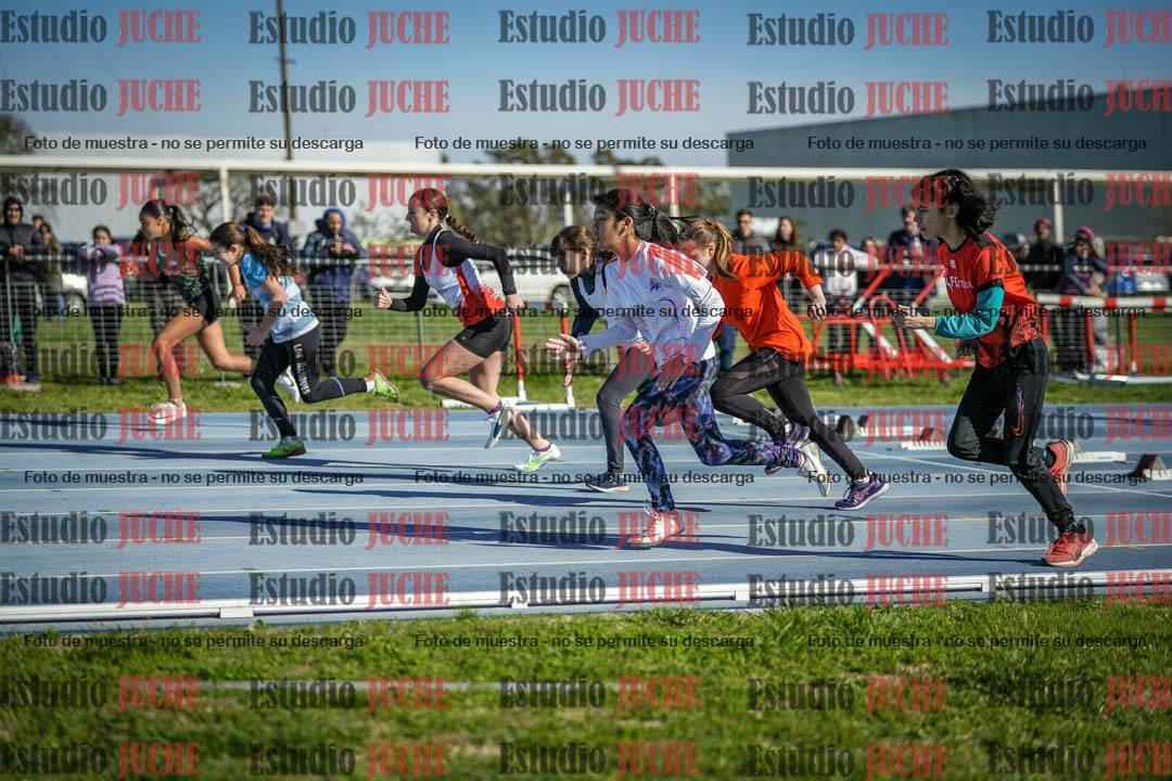 Fotos de los 80 m llanos de mujeres - U14