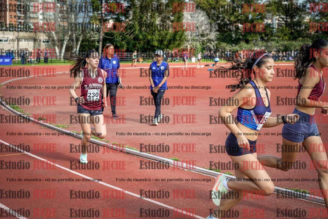 Fotos de los 1500 m con obstáculos de mujeres