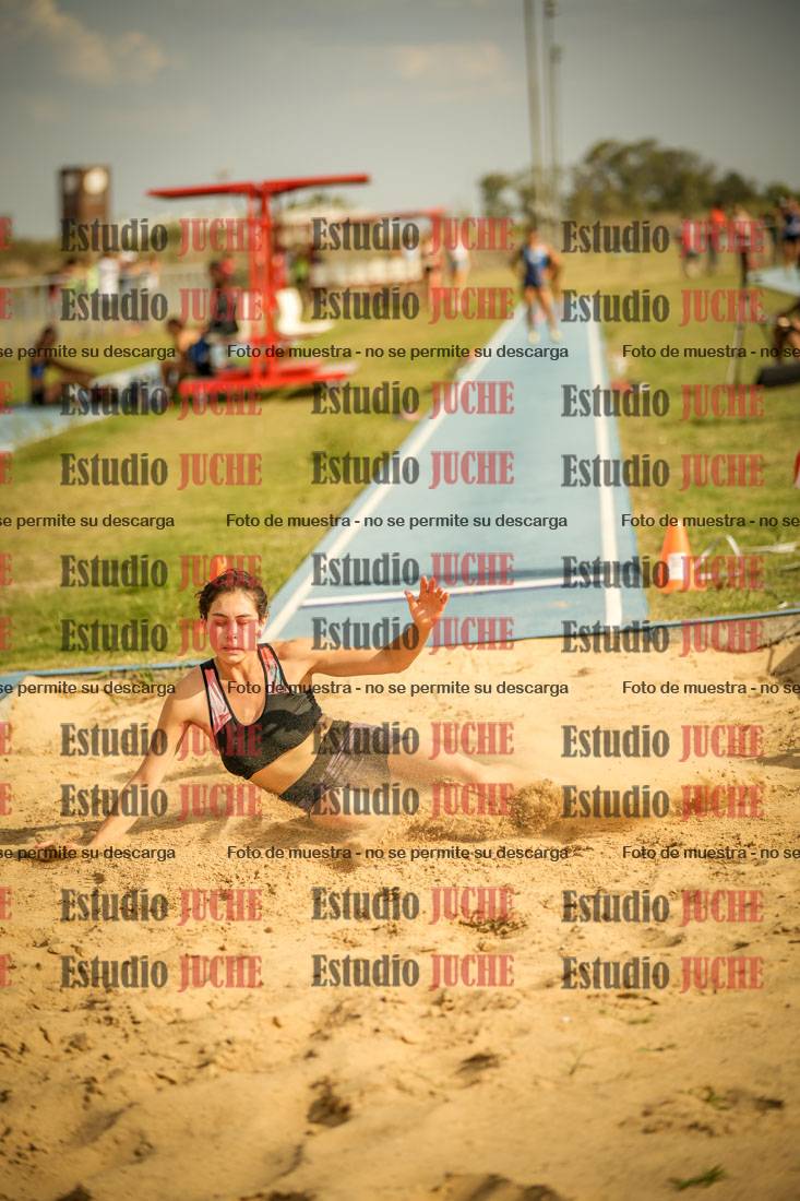 Fotos del salto en largo de mujeres