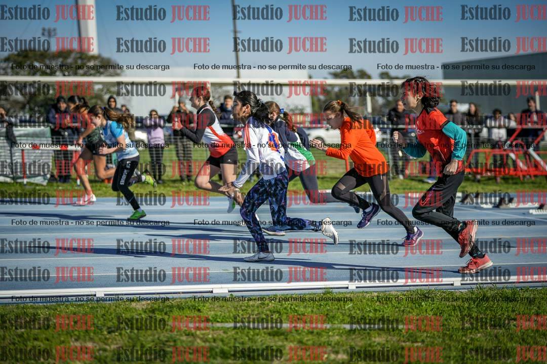 Fotos de los 80 m llanos de mujeres - U14