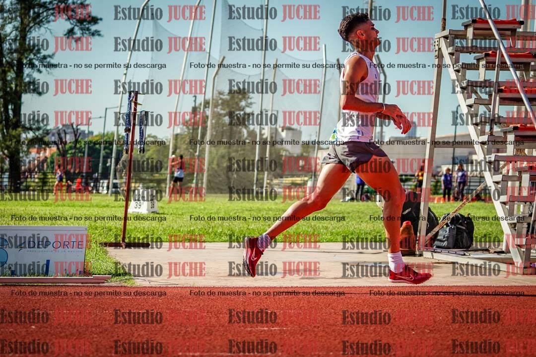 Fotos de los 3000 m con obstáculos de varones