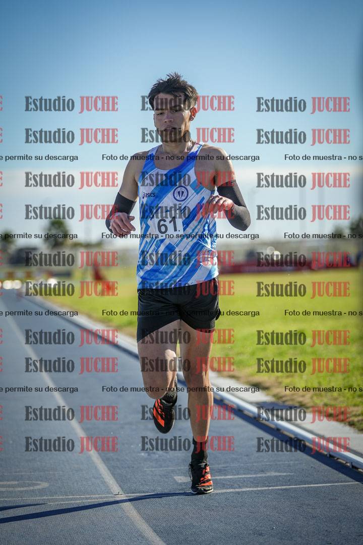 Fotos de los 3000 m con obstáculos de varones