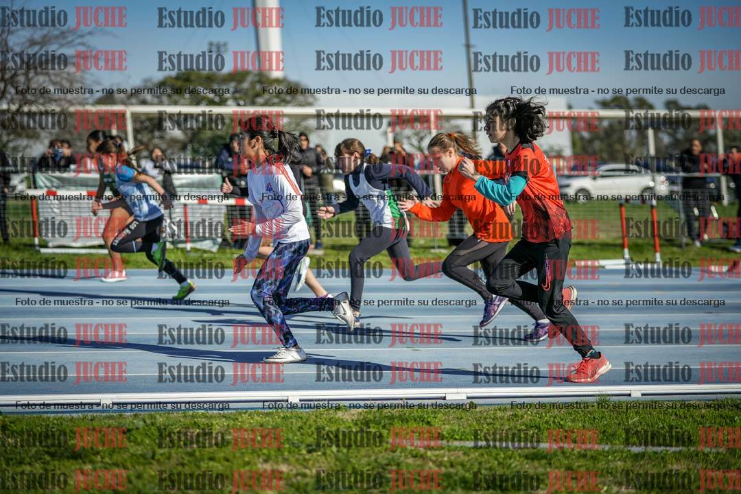 Fotos de los 80 m llanos de mujeres - U14