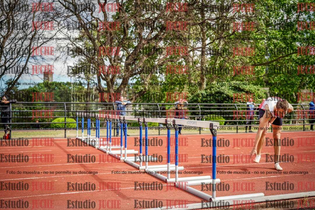 Fotos de los 400 m con vallas de varones