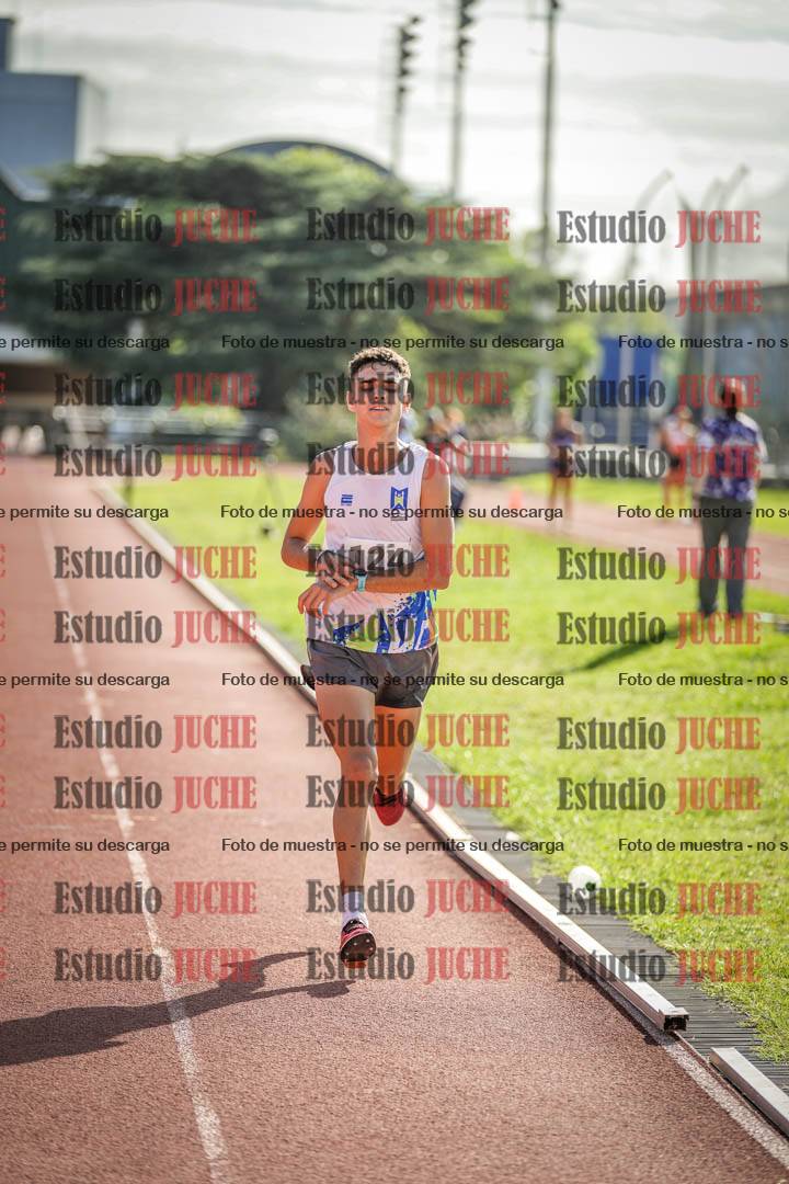 Fotos de los 3000 m con obstáculos de varones