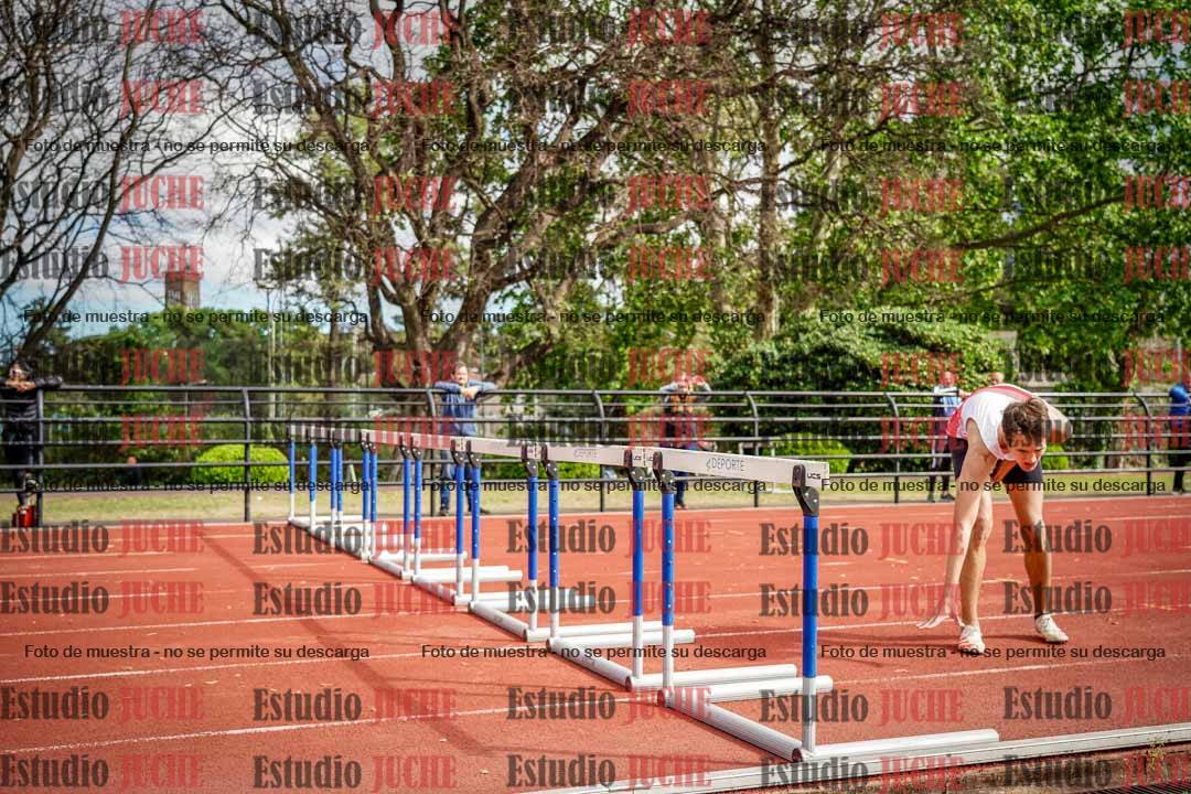 Fotos de los 400 m con vallas de varones