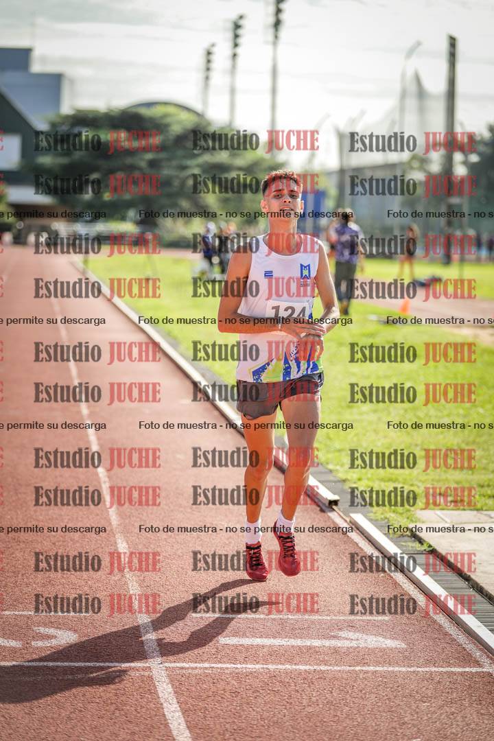 Fotos de los 3000 m con obstáculos de varones