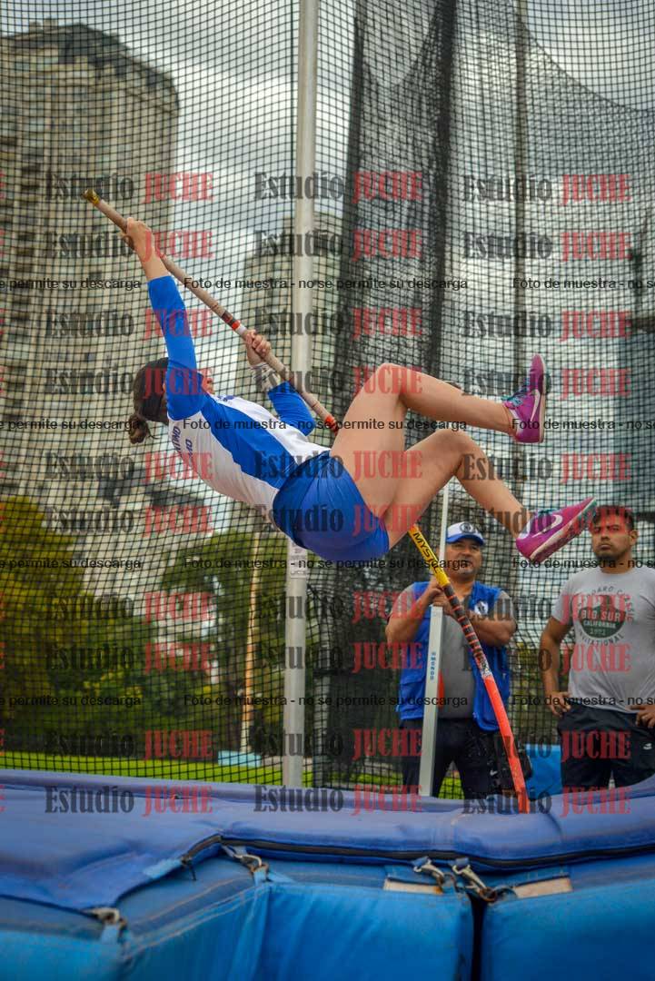 Fotos del salto con garrocha de mujeres y varones