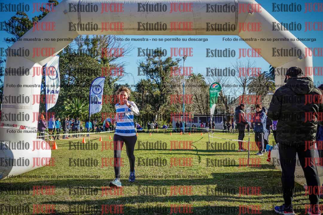 Fotos de la llegada del cross de 4000 m - mujeres