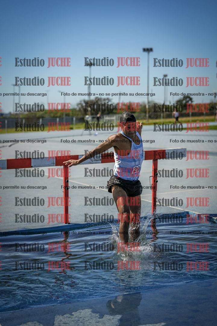 Fotos de los 3000 m con obstáculos de varones