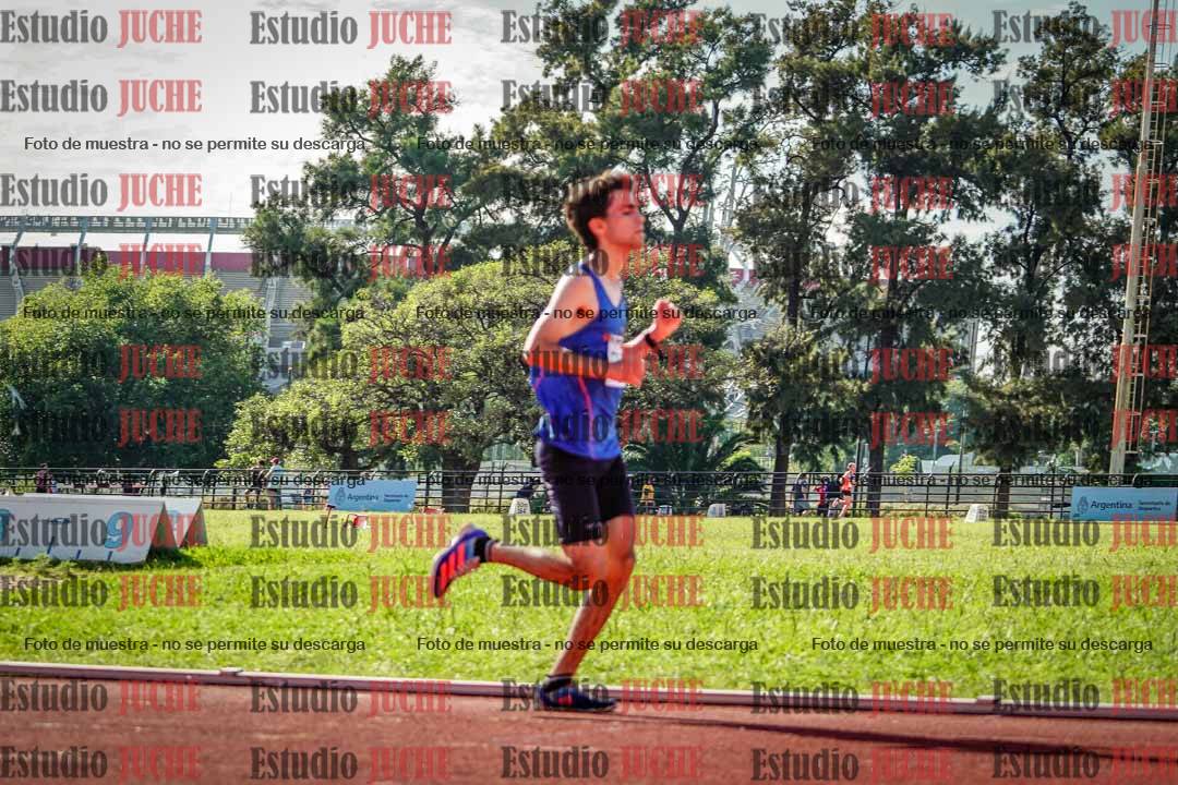 Fotos de los 3000 m con obstáculos de varones