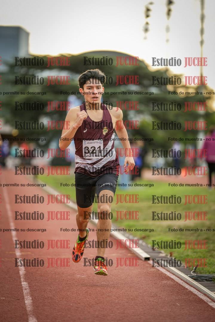 Fotos de los 2000 m con obstáculos de varones