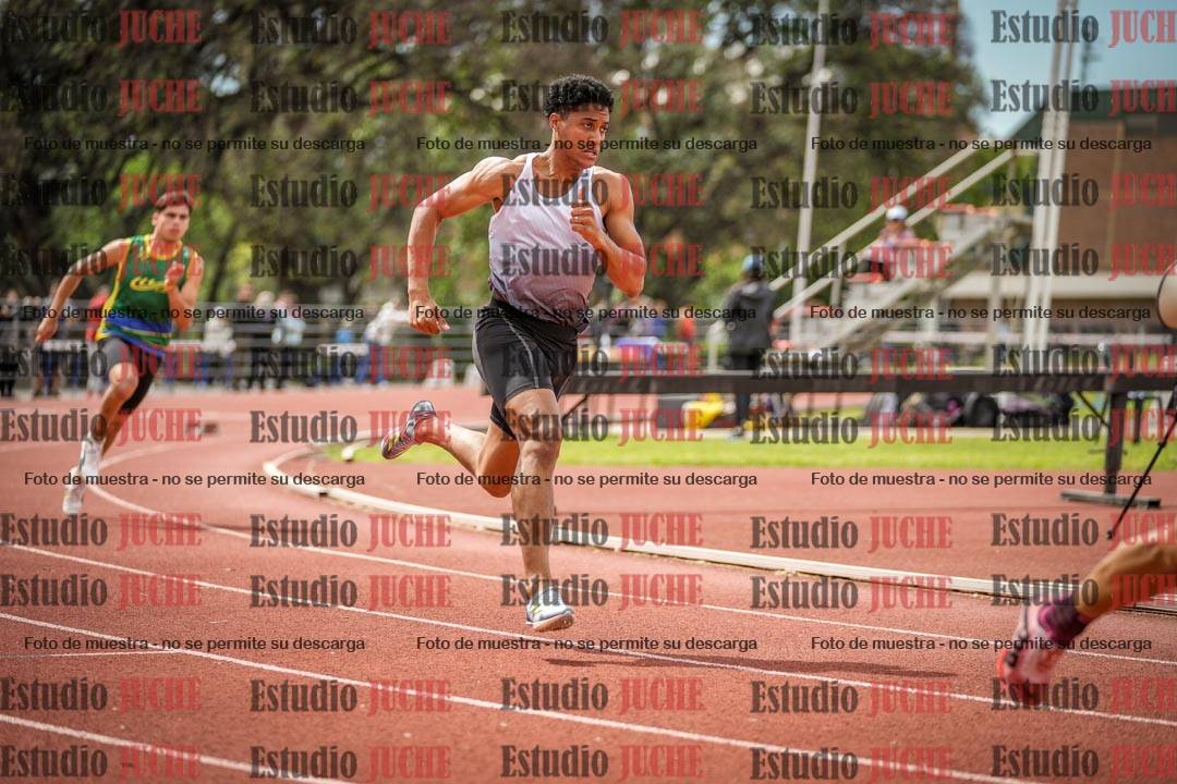 Fotos de los 400 m con vallas de varones