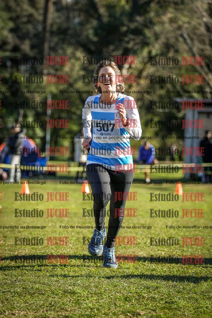 Fotos de la llegada del cross de 4000 m - mujeres