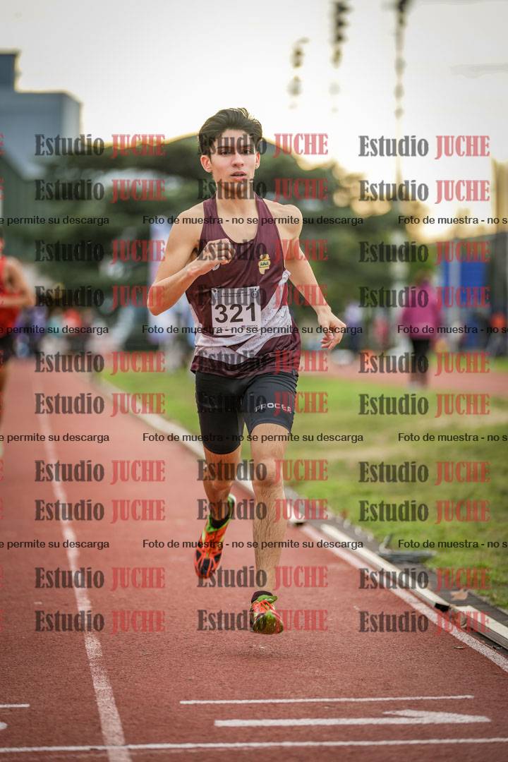 Fotos de los 2000 m con obstáculos de varones