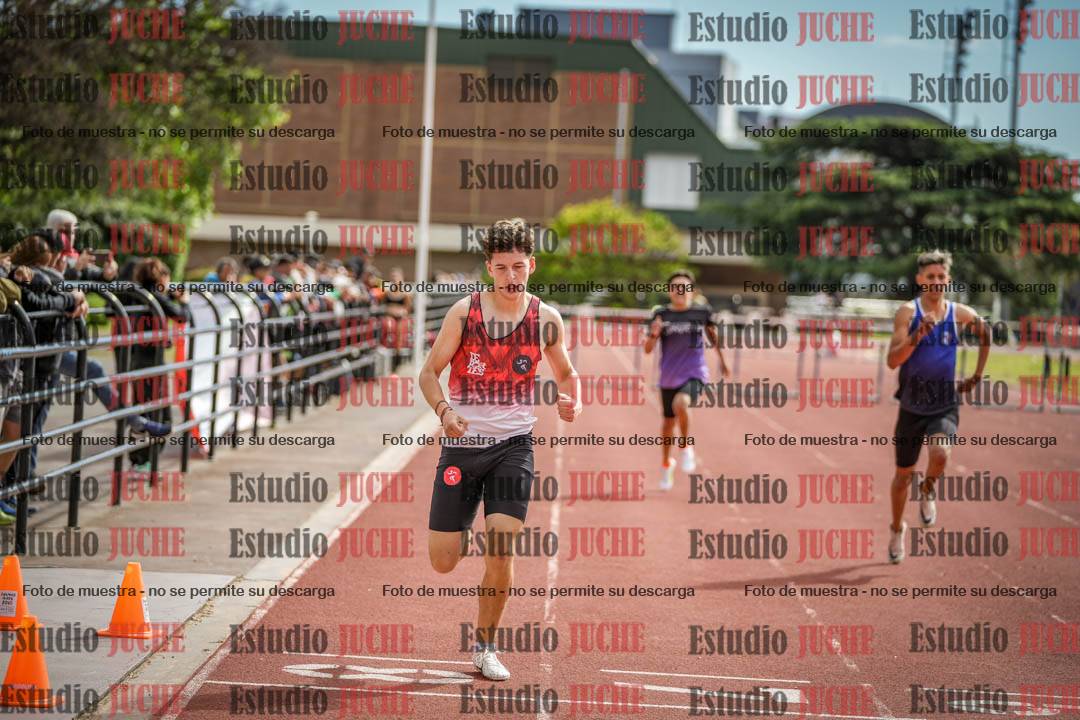 Fotos de los 400 m con vallas de varones
