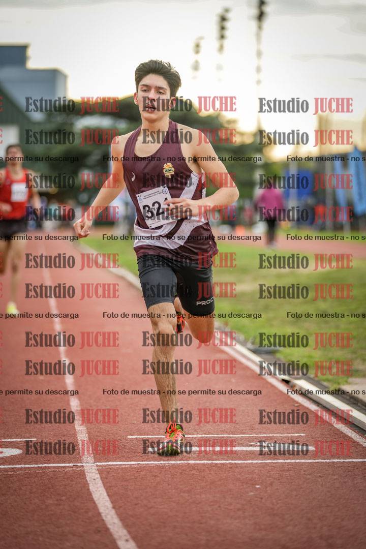 Fotos de los 2000 m con obstáculos de varones