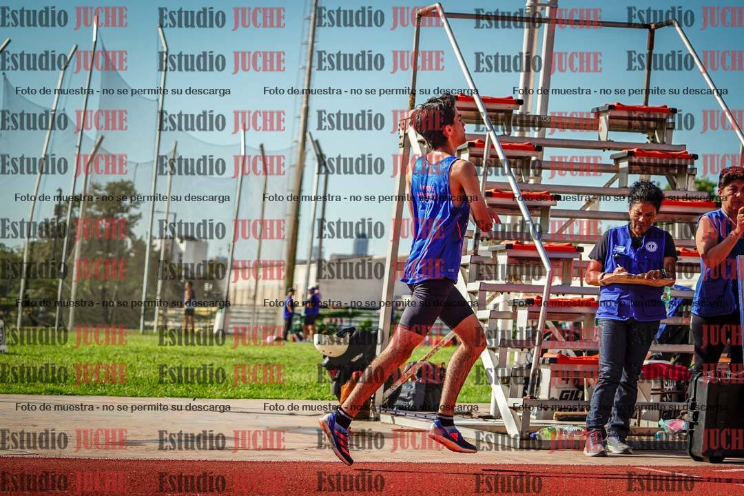 Fotos de los 3000 m con obstáculos de varones