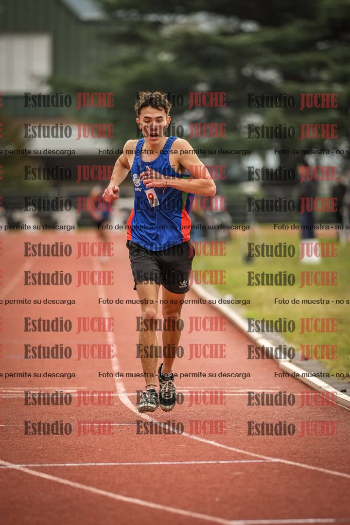 Fotos de los 3000 m con obstáculos de varones