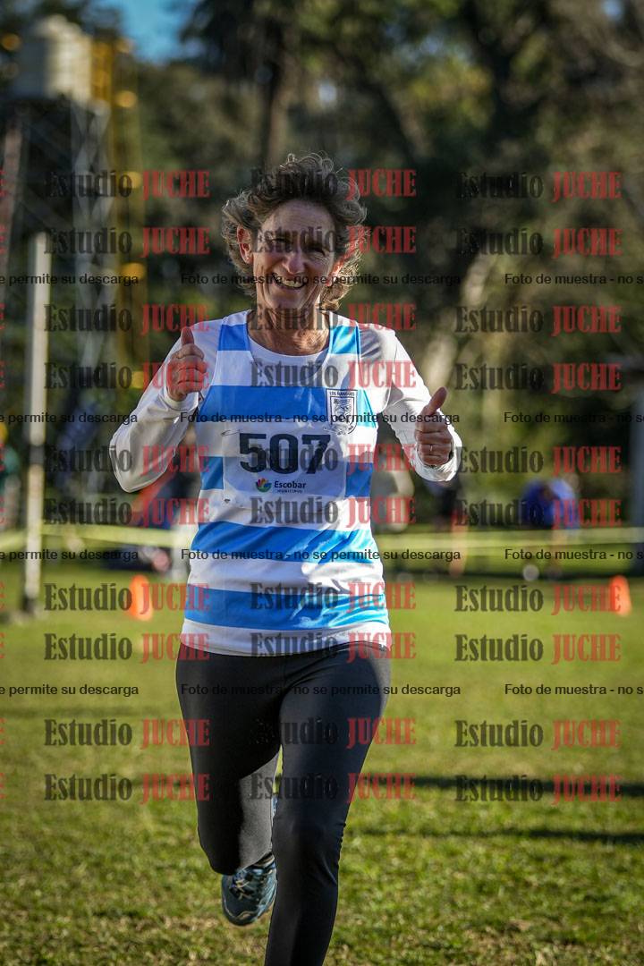 Fotos de la llegada del cross de 4000 m - mujeres