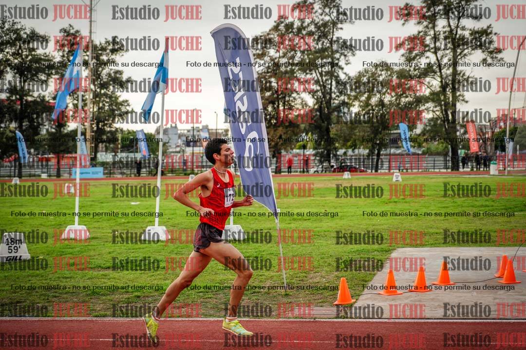 Fotos de los 2000 m con obstáculos de varones