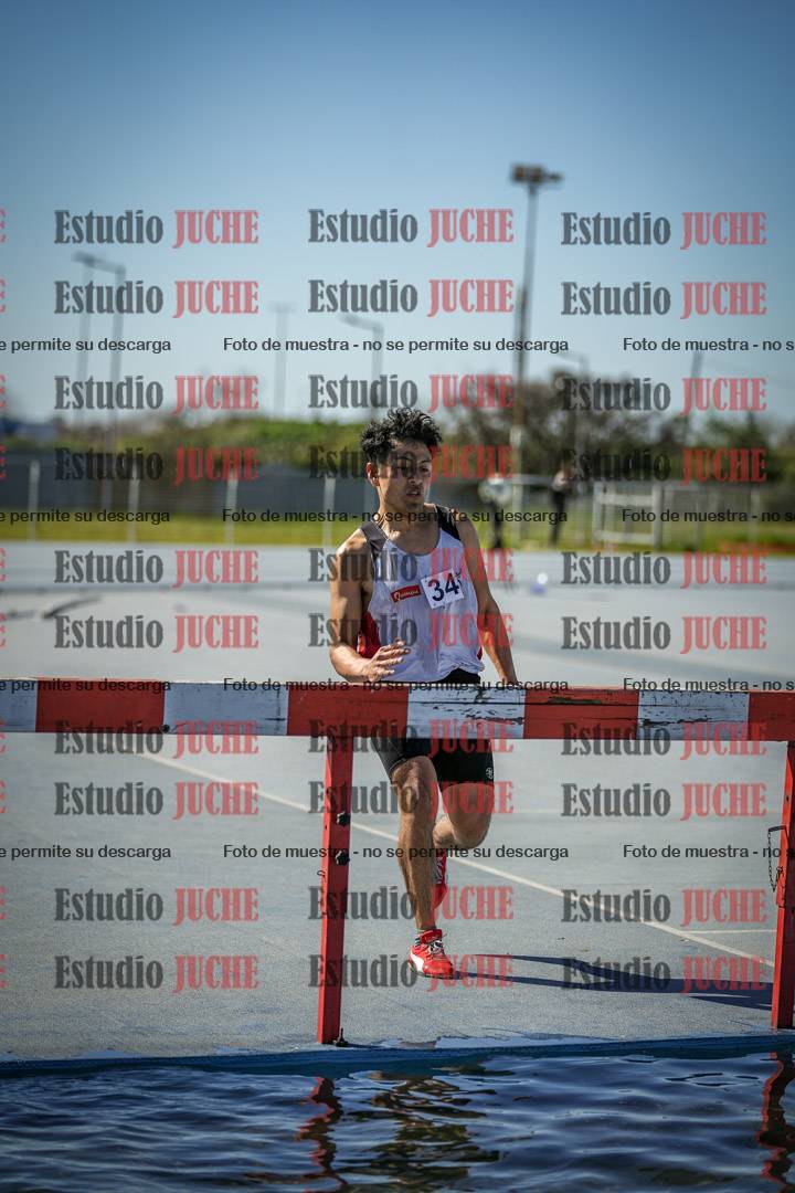 Fotos de los 3000 m con obstáculos de varones