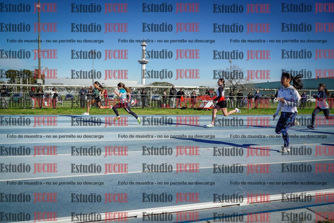 Fotos de los 80 m llanos de mujeres - U14