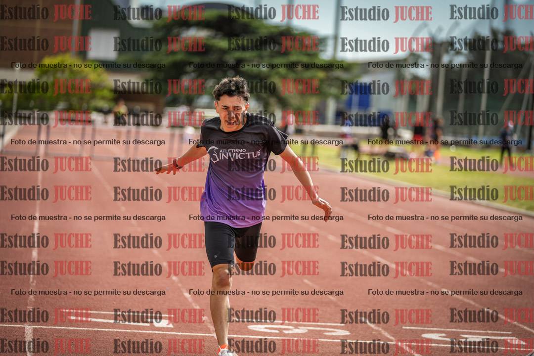 Fotos de los 400 m con vallas de varones