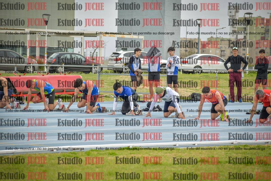 Fotos de los 100 m llanos de varones